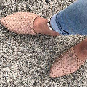 LEATHER-POINTED-WOVEN-LOAFER-SLIDE-BLUSH